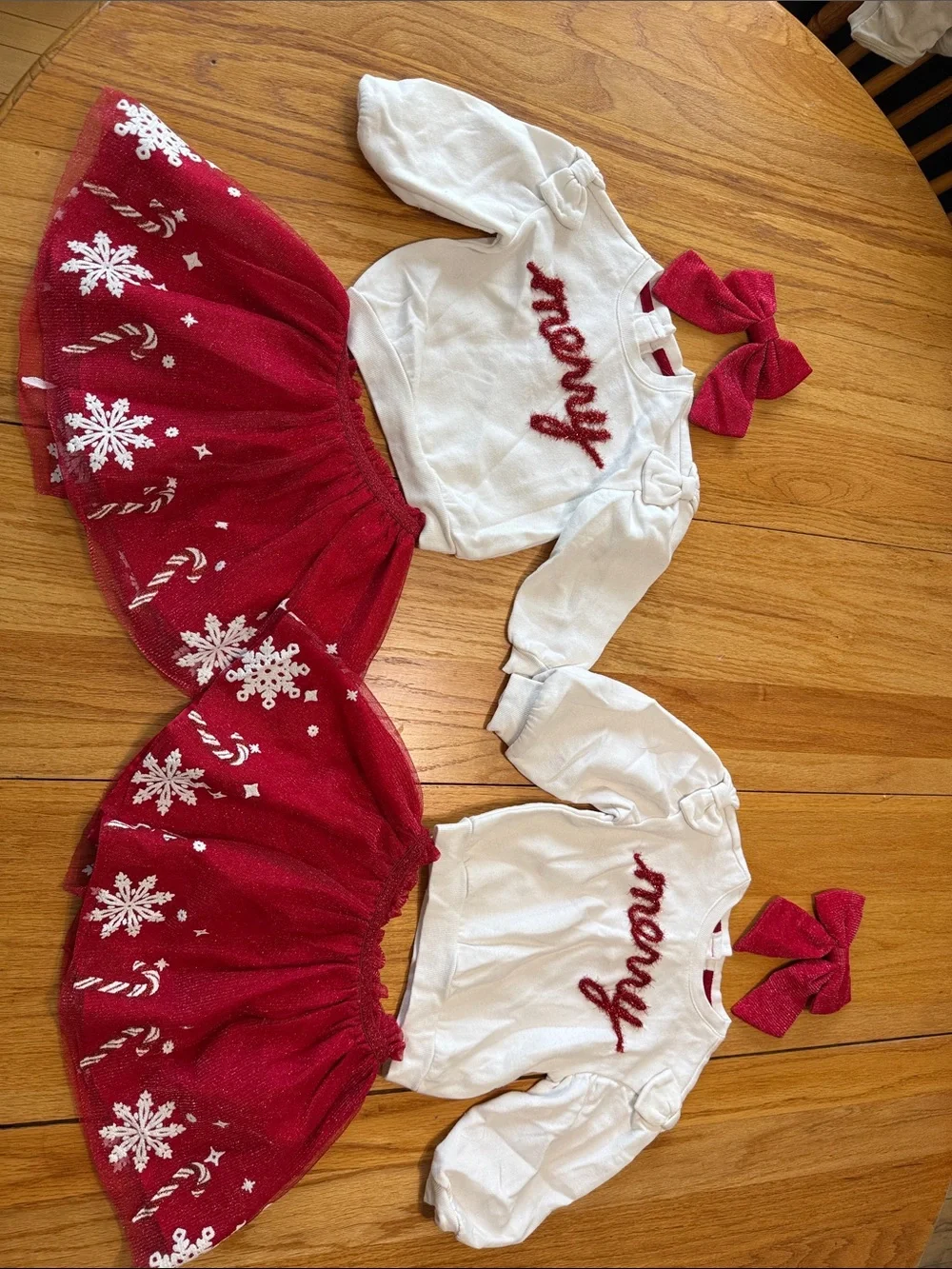 Twins matching Merry holiday set